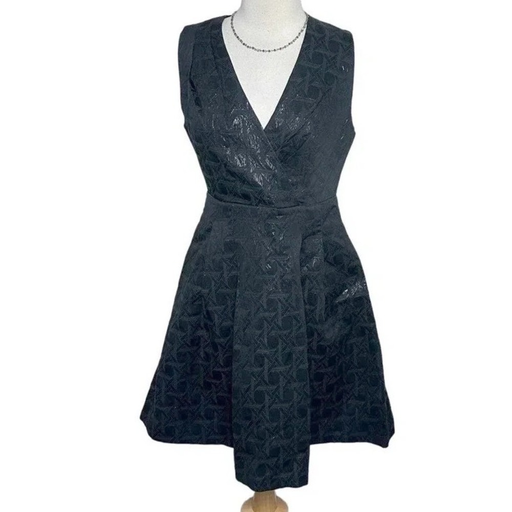 Kirna Zabete Dress 6 Black Metallic Jacquard V-Neck Fit & Flare Pockets LBD‎